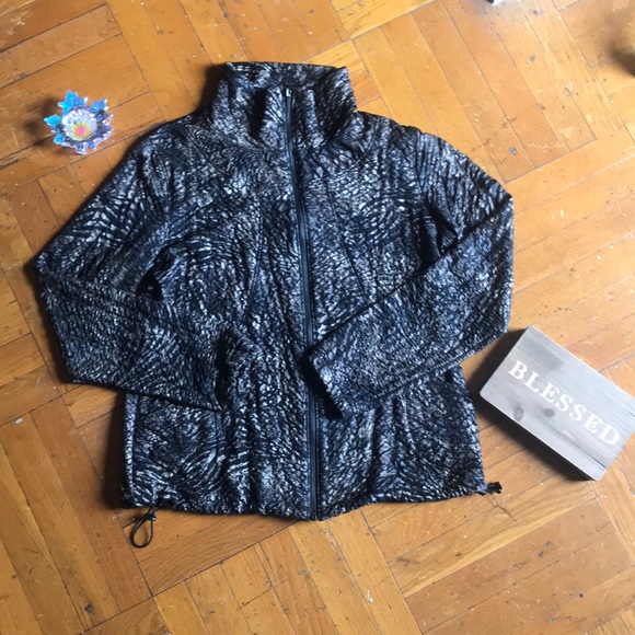 J.M ANIMAL PRINT SWEATER - Picture 3 of 8